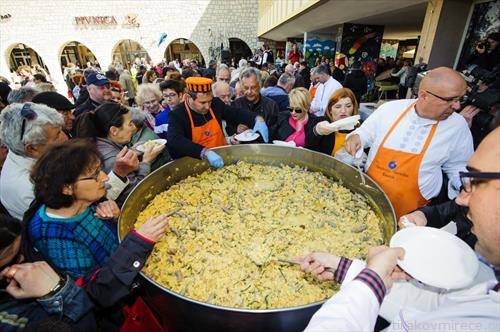 Пет  илјади јајца со аспарагус за бесплатен ручек во Шибеник