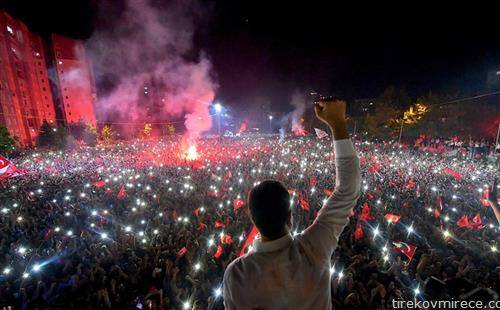 опозицијата ја слави победата на изборите за градоначалник на Истанбул
