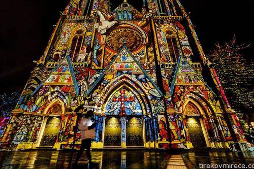 катедрала во Ајдховен Холандија на фестивал  на светло