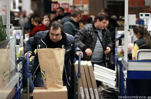 падот на рубљата, странците масовно доаѓаат во Москва и купуваат за Нога година и Божик