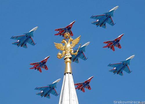 руски мигови на воената парада во Москва