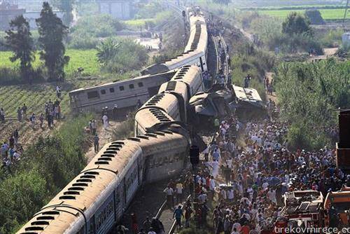 Најмалку 36 загинати, а 123 повредени во железничката несреќа во Египет