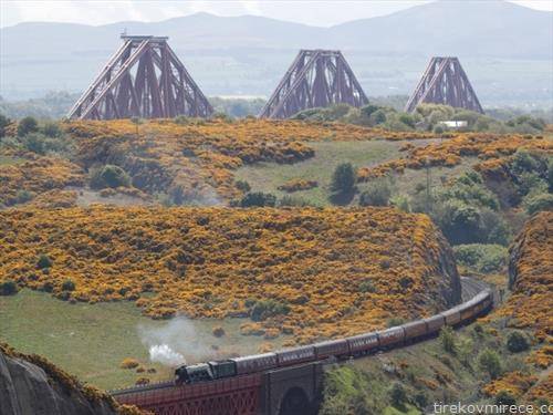 парана локомотива вози по Шкотска