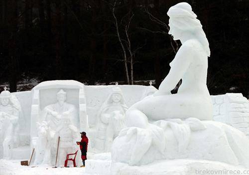 Снежни скулптури во паркот Таебак, Сеул