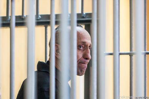 Поранешниот руски полицаец, кој беше осуден на доживотен затвор за убиствата на 22 жени, доби уште една доживотна казна за убиствата на уште 56 жени