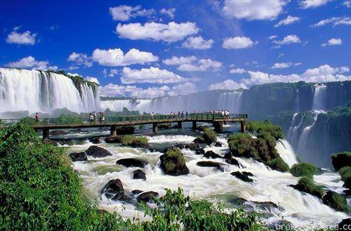 водопадите игацу  во Бразил 