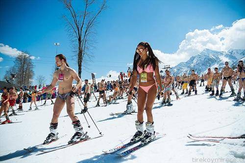 20 илјади учесници во руски Сочи, во скијање и сноубординг ама во костими  за капење