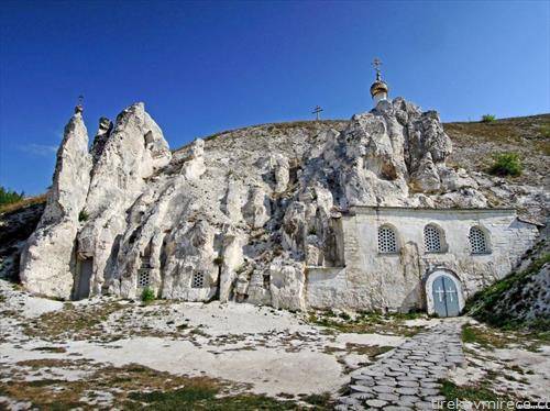 во Русија има храм пештера, во областа вороњеж, кој е од вар и единствен во светот