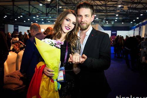 Александар ја побра Јана за сопруга во Киев на Песната за Евровизија 2017