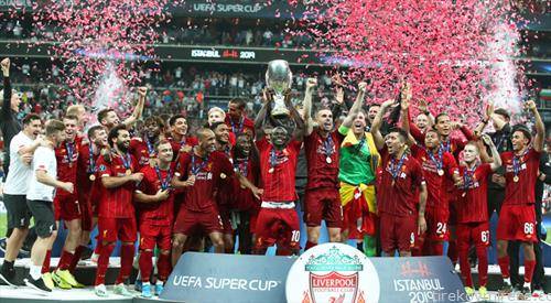 фудбалерите на Ливерпул го освоија европскиот супер куп