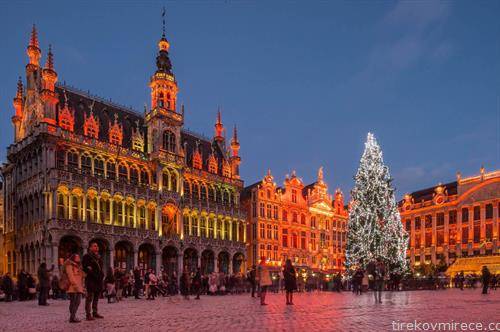 како се украсуваат гардовите низ светот за Нова Година, Брисел