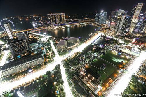 Марина беј формула еден уличната тркачка патека во центарот на Сингапур 