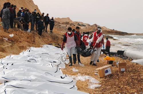 од море се вадат телата на 74 удави миграни, во Либија
