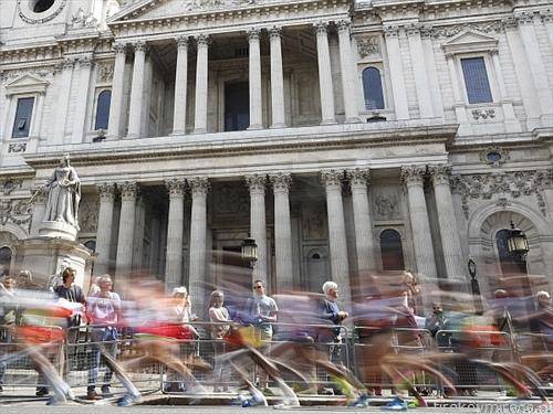 маратонците трчаат на СП во Лондон