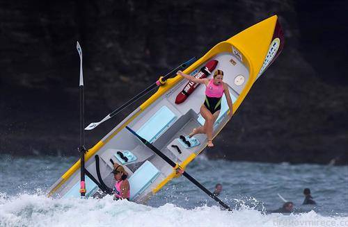 ,  на две веслачки им се преврте чамецот на трка во Нов Зеланд