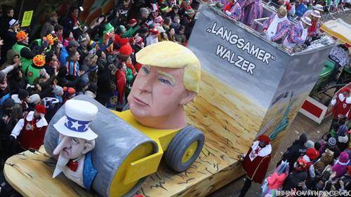 карнавал Доналд Трамп во Келн