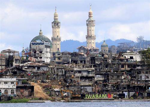 градот Марави во Филипините разрушен