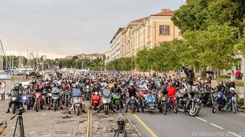 собир на мотористи во Пула