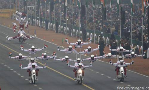 парада  на војската во Њу Делхи Индија