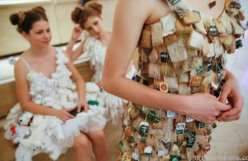 еко фустан од вреќички за чај, во Киев Украина
