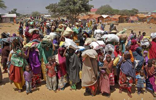 , сомалиски бегалци стигнуваат во Могадишу