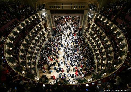 гостите танцуваат во виенската државна опера