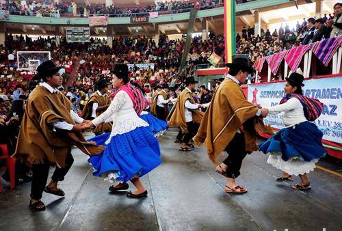 Боливијците светскиот ден на водата го одбележаа со танц