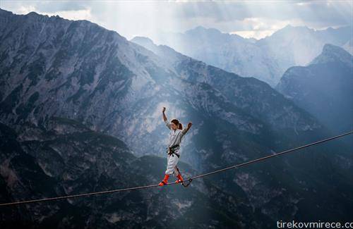 одење по јаже во Монте Пиана на северните Италијански Алпи