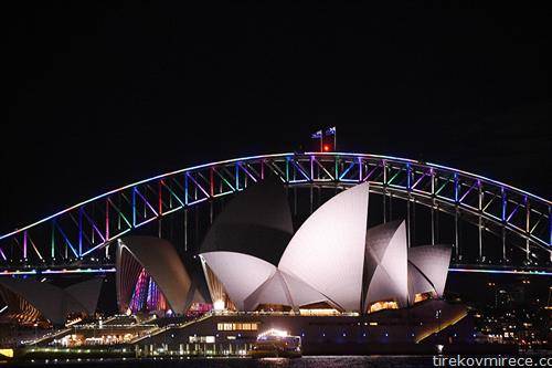 опера  во Сиднеј  во светло