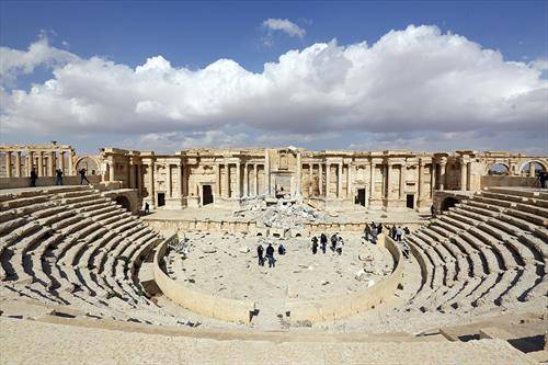 Поглед на руини на Римскиот театар во археолошкиот локалитет во Палмира, Сирија