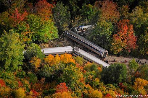 воз излета од шините во Веромнт, САД нема мртви