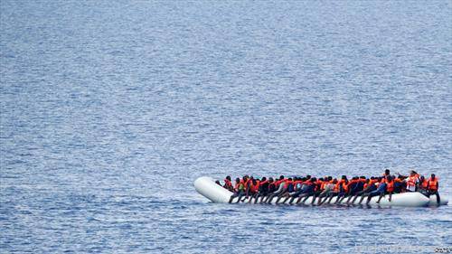 бегалци во чамец, во Медитеранот